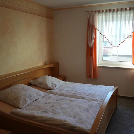 Apartment Und Gaestewohnung Volkert *